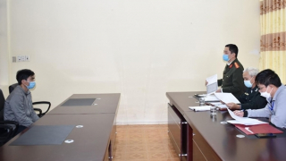 Xử lý đối tượng kích động ném mắm tôm vào công nhân không đình công