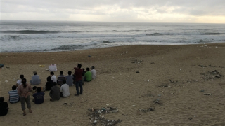 Tàu lạ đâm chìm thuyền đánh cá, 1 ngư dân mất tích