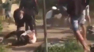 Ba thiếu niên bị đánh dã man ngay trước cổng trường