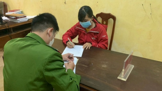 Nợ ngập đầu, người phụ nữ "tung tin" bị cướp tiền vàng