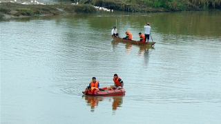 Lật ghe khi đánh cá, 2 cha con tử vong