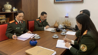 Phút trải lòng của nữ Trưởng phòng được tặng "Giải thưởng phụ nữ Việt Nam năm 2021"