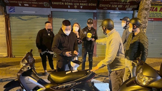 Cảnh sát 141 hoá trang xử lý thanh niên “càn quấy” trên phố