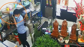 Nẫng iPhone 13 của hot girl rồi bỏ chạy, quỵt tiền nhậu