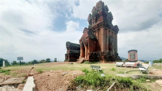 Chấn chỉnh việc tu bổ, tôn tạo cụm di tích tháp Bánh Ít