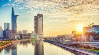 Miền Bắc sương mù, rải rác có mưa; Trung và Nam Bộ trời nắng to