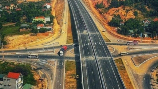 Cao tốc Bắc – Nam: Thiếu đất đắp nền, giá vật liệu tăng ảnh hưởng tới tiến độ