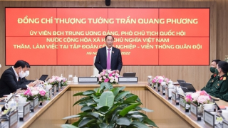 Phó Chủ tịch Quốc hội thăm và làm việc với Viettel