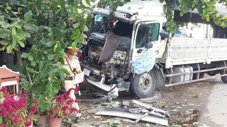 Xe tải đâm loạn xạ trên QL1A