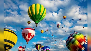 22 khinh khí cầu chào đón du khách trở lại Thủ đô