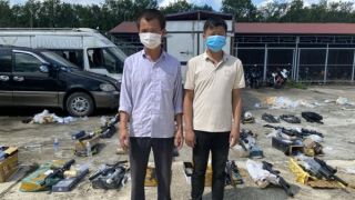 Phát hiện “kho” vũ khí trên ô tô tải