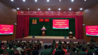 Công an TP Hồ Chí Minh tập huấn điều lệnh, quân sự, võ thuật