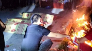 4 học sinh đi xe máy lao xuống mương nước, 3 em tử vong