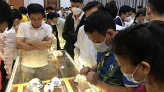 Trưng bày hơn 200 hiện vật cung đình Huế