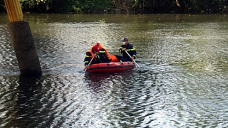 Tắm suối, 2 thanh niên bị đuối nước