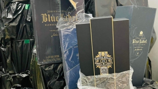 Thu giữ lô rượu ngoại nhập lậu trị giá 1,2 tỷ đồng