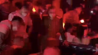 Đột kích quán bar, tạm giữ 19 đối tượng