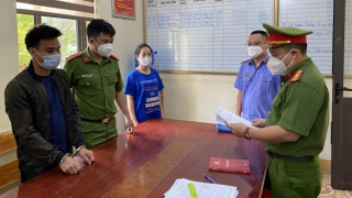 Khi cha dượng hóa yêu râu xanh