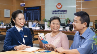 Khi người cao tuổi, cơ quan bảo hiểm và ngân hàng cùng thúc đẩy xã hội không tiền mặt