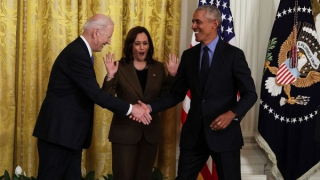 Cựu Tổng thống Obama bất ngờ xuất hiện tại Nhà Trắng