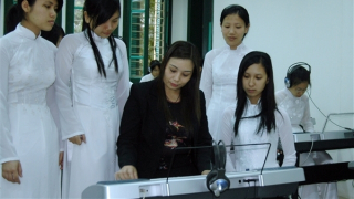 Học sinh sáng tạo cách học bài kết hợp với âm nhạc