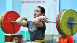 Cử tạ Việt Nam chênh vênh ở vị trí dẫn đầu SEA Games
