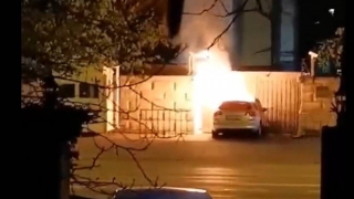 Mất mạng sau cú đâm xe vào cổng sứ quán Nga ở Romania