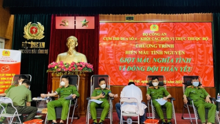 “Giọt máu nghĩa tình vì đồng đội thân yêu”