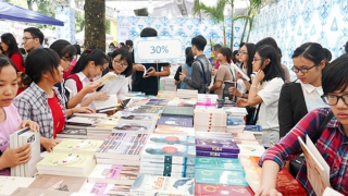 Tôn vinh sách và cổ vũ văn hoá đọc trên cả nước