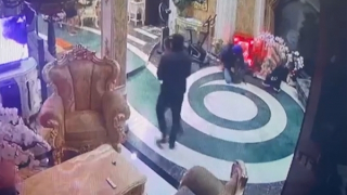 Giả người giao hàng, xông vào biệt thự cướp hơn 2 tỷ đồng