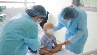 Những em bé được hồi sinh nhờ ghép gan