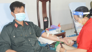 Nối vòng tay tình nguyện – Hiến giọt máu yêu thương