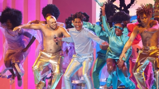 Grammy 2022: Âm nhạc, chính trị và sự chữa lành