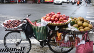 Hà Nội lắp đặt máy bán hàng tự động, dần thay thế hàng rong