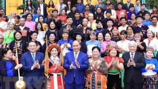 Chủ tịch nước tiếp Đoàn già làng, trưởng bản, nghệ nhân tiêu biểu