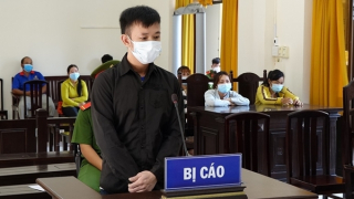 Bị chém nhiều nhát vì nghi ngờ người khác sàm sỡ bạn gái