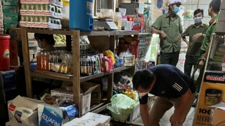 Thuốc lá ngoại ngụy trang trong các bao chứa vỏ trấu