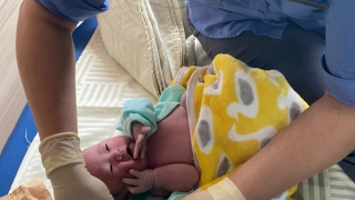 Nhân viên đường sắt trở thành "bà đỡ"  trên tàu SE8