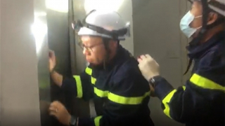 20 phút nghẹt thở của Cảnh sát PCCC giải cứu nạn nhân mắc kẹt