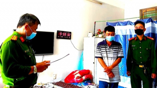 Cửa hàng trưởng “ăn” hơn 151 tấn bột mì