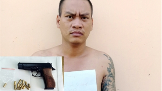 Nghẹt thở cuộc đấu trí với kẻ cuồng yêu dùng súng khống chế mẹ vợ