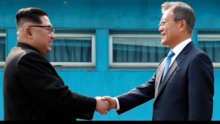 Hé lộ lá thư tay chân thành của hai nhà lãnh đạo Hàn - Triều