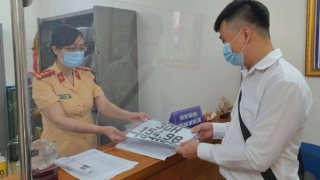 Biển số đẹp sẽ “đi theo”… người trúng đấu giá trọn đời