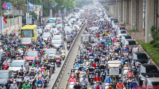 Đường Nguyễn Trãi kẹt cứng "ngộp thở” sau vụ tai nạn