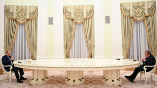 Thêm nhiều tín hiệu trái chiều