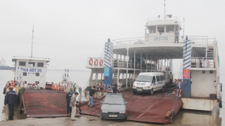 Hải Phòng tạm dừng chuyển ô tô qua phà Gót