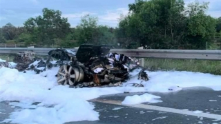 Xe Range Rover bốc cháy khi đang lưu thông trên cao tốc