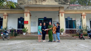 Biểu dương 4 nữ sinh không tham của rơi