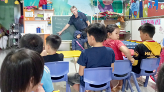 Cô giáo M’nông đưa ngoại ngữ đến với đại ngàn