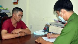 Mâu thuẫn tình cảm đâm vợ tử vong